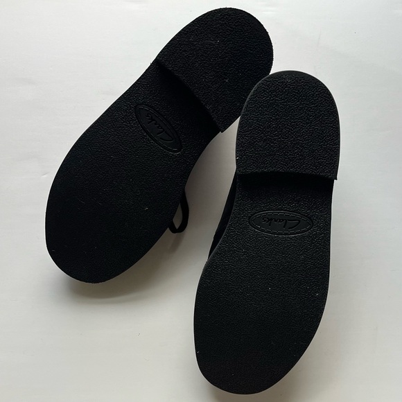 Clarks Desert Boots in Black Suede